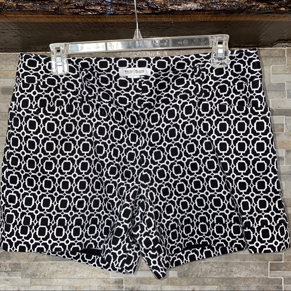 White House Black Market Smooth Stretch Shorts 🩳